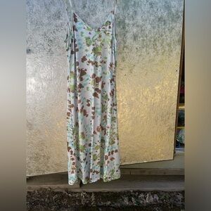 Woman’s dress fits like an XL